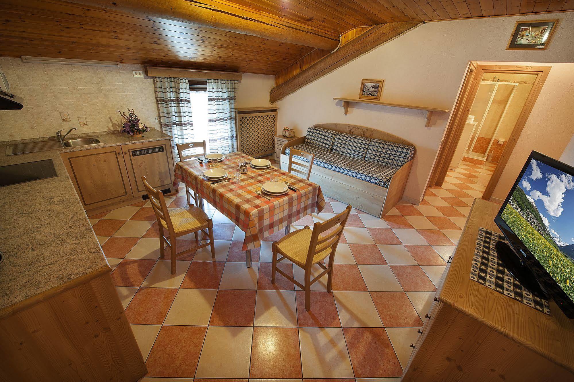 Baita Carosello Apt 4 By Livigno Accomodation エクステリア 写真