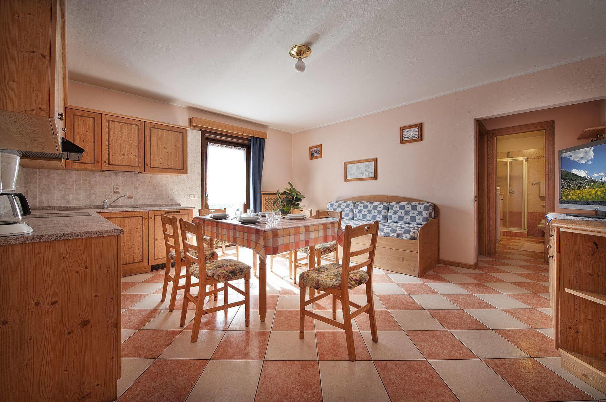Baita Carosello Apt 4 By Livigno Accomodation エクステリア 写真