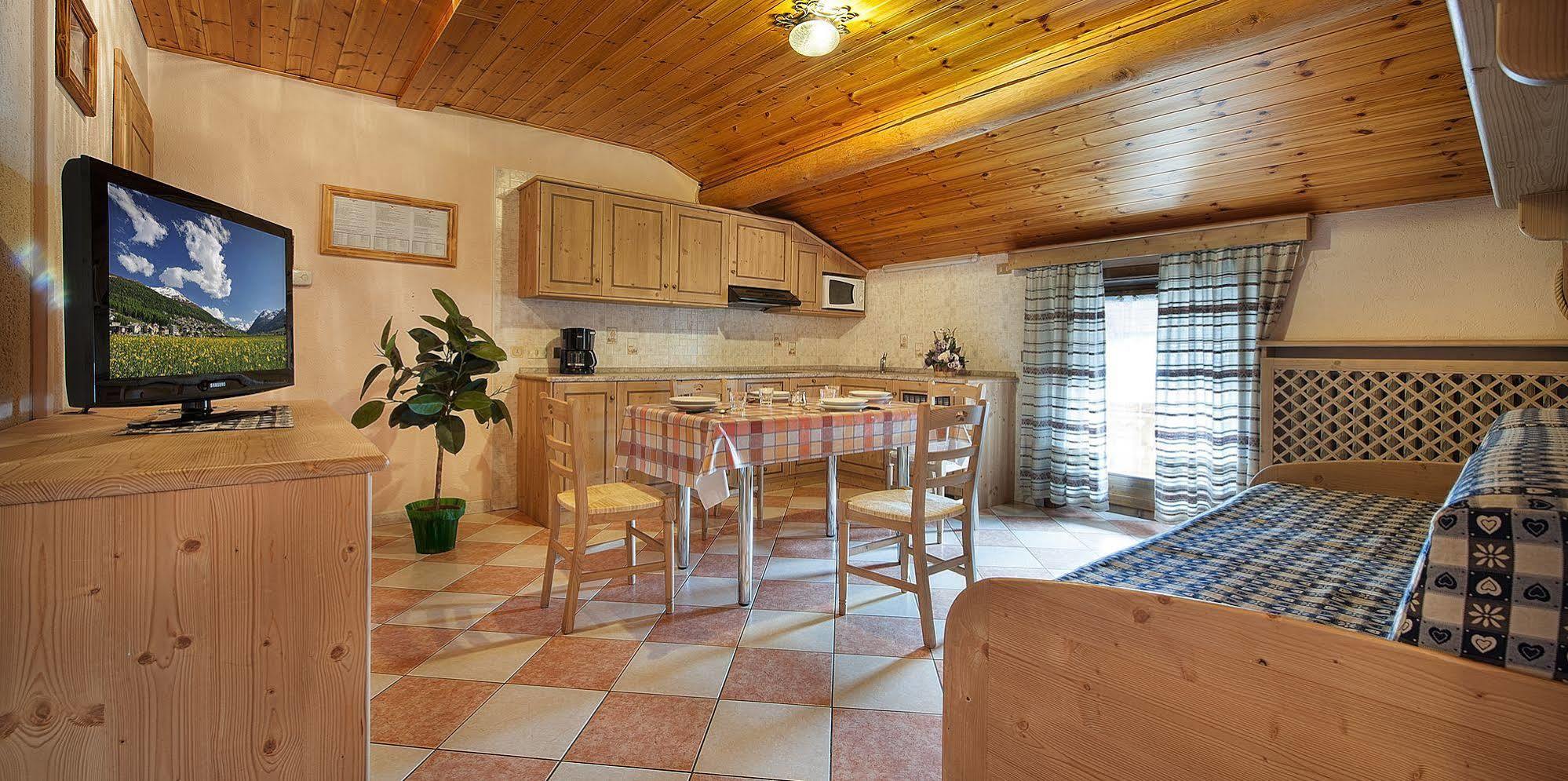 Baita Carosello Apt 4 By Livigno Accomodation エクステリア 写真